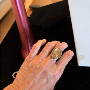 Elegant Silver and Gold Teardrop Ring